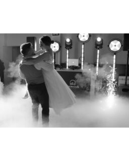 Fotografuje zaplanowane momenty, bardzo ważne dla PARY ✨N&W
@djszewczykFotografuję Emocje Miłość Ślub 2026 Fotografka Ślubna 2027 Szczecin Zachodniopomorskie Taniec w chmurach Wesele