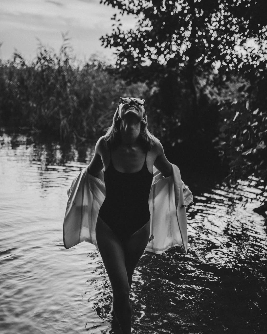 sesja kobieca czarno biała